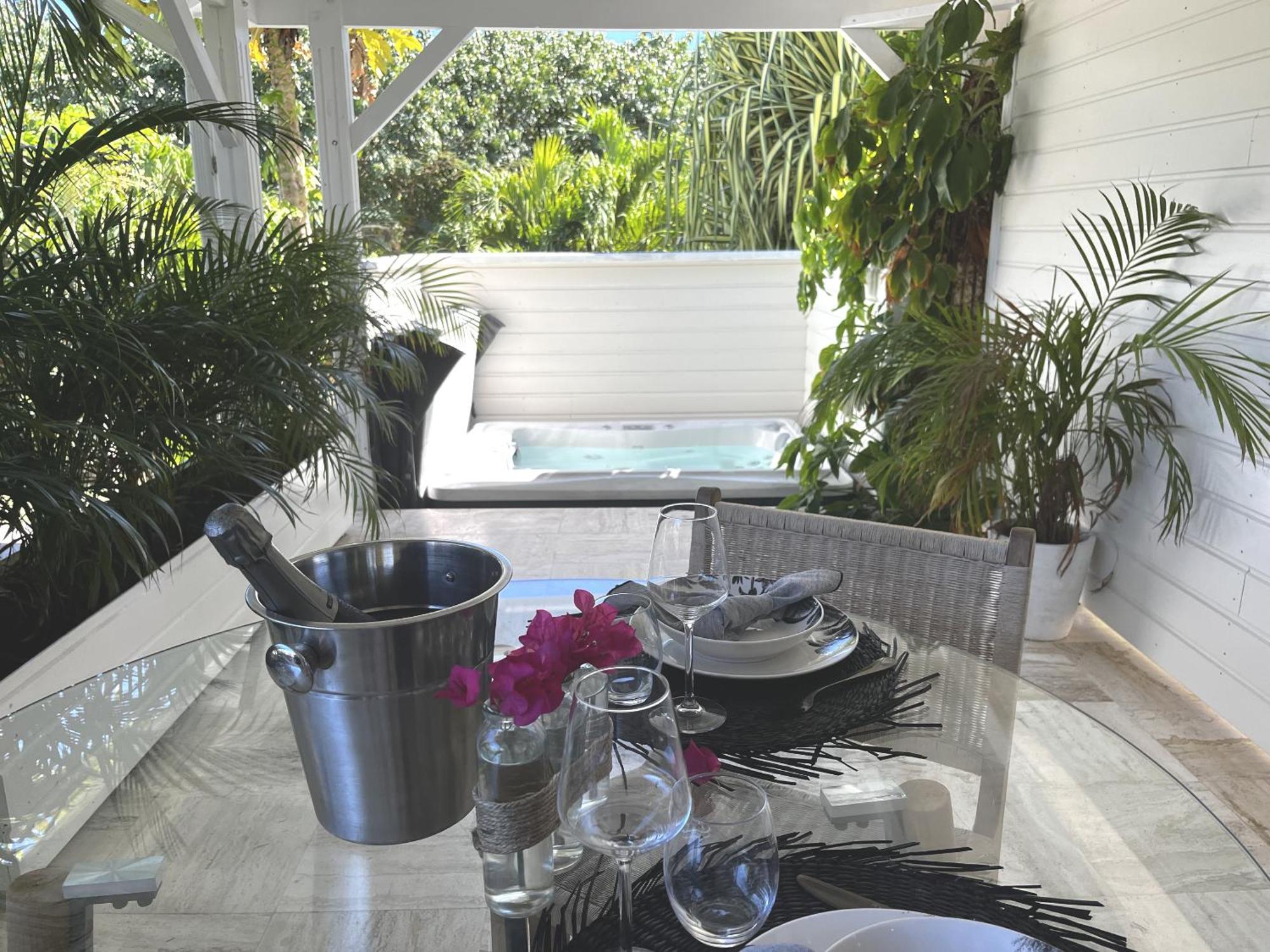 Pomme Cannelle Luxury Suites & Spa أويينت باي الغرفة الصورة